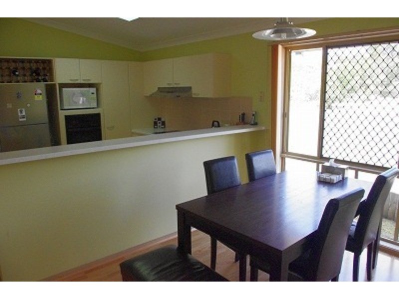 6 Parish Court, Molendinar QLD 4214