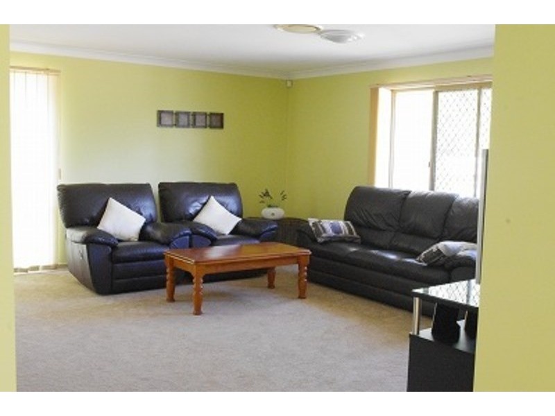 6 Parish Court, Molendinar QLD 4214