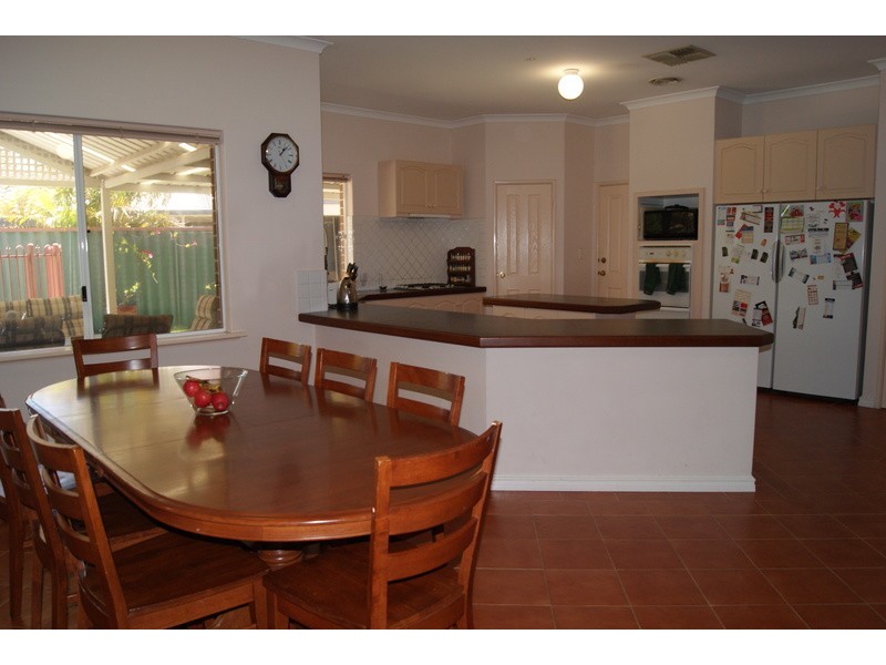 9 Frampton Crescent, Canning Vale WA 6155