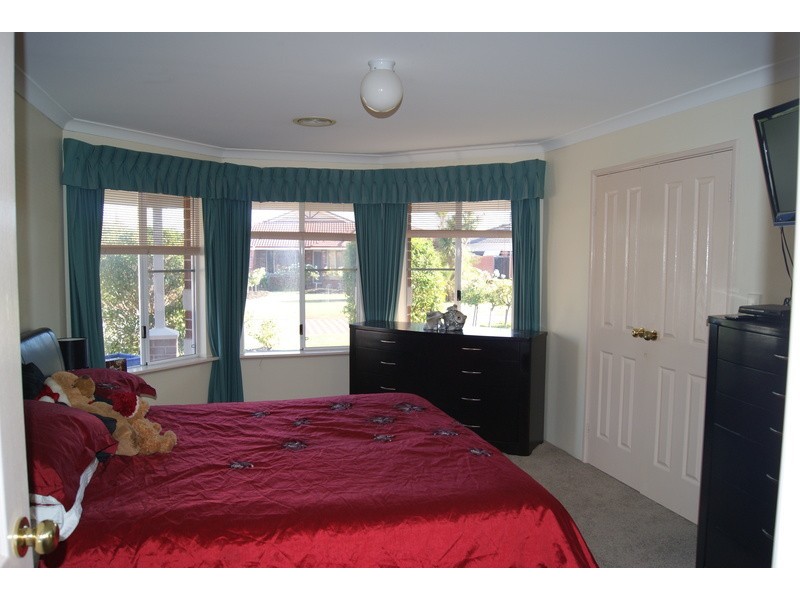 9 Frampton Crescent, Canning Vale WA 6155