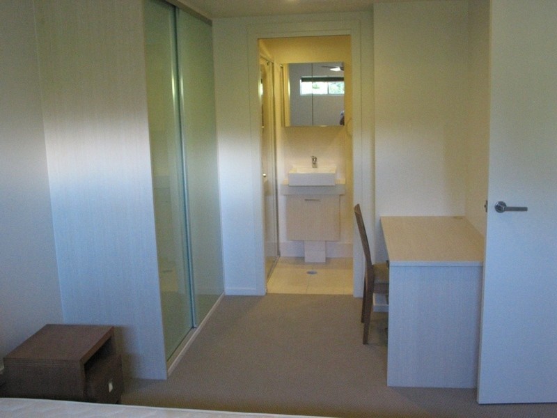 221-225 Sir Fred Schonell, St Lucia QLD 4067