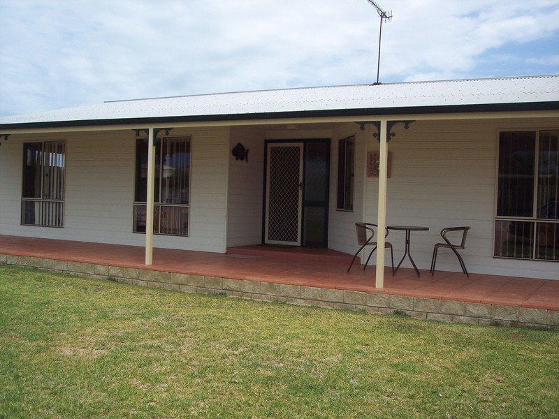 7 Hunter Crescent, Green Head WA 6514