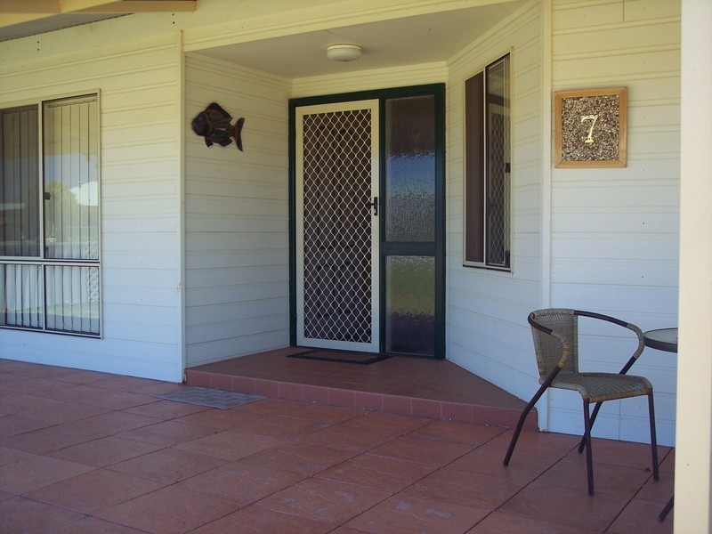 7 Hunter Crescent, Green Head WA 6514