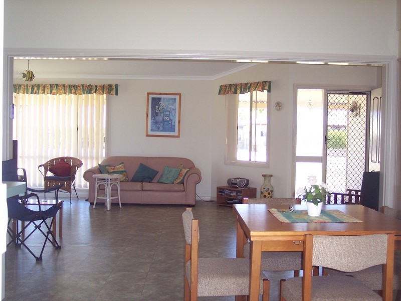 7 Hunter Crescent, Green Head WA 6514