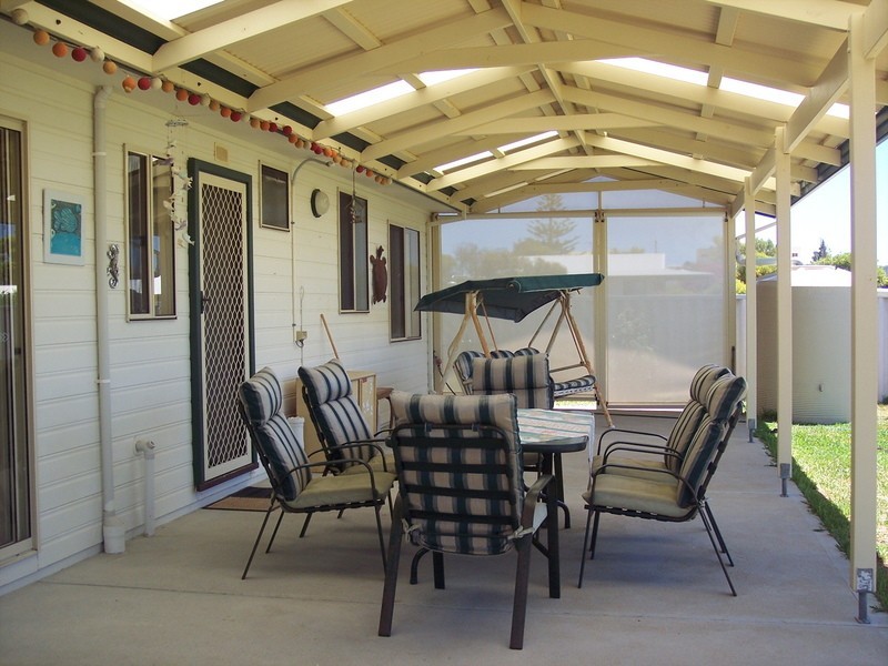 7 Hunter Crescent, Green Head WA 6514