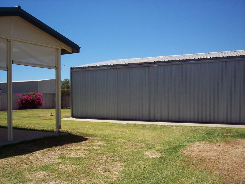 7 Hunter Crescent, Green Head WA 6514