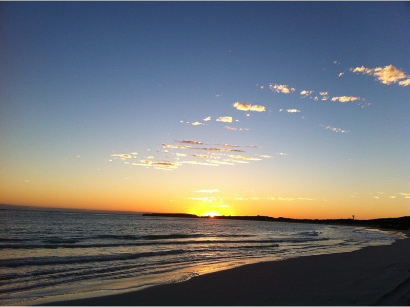 7 Hunter Crescent, Green Head WA 6514