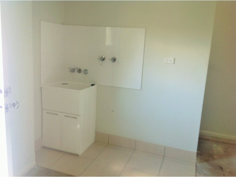 4/2-4  Gloucester St, Waterford QLD 4133