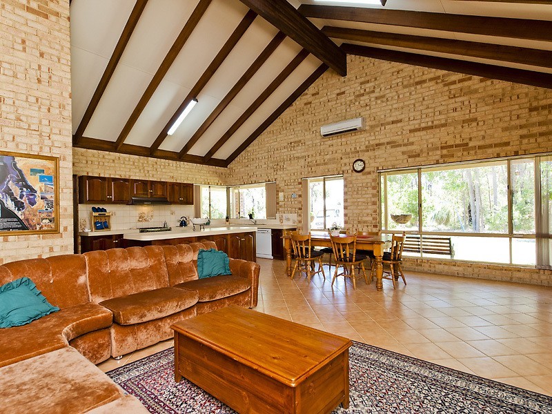 4415 Stoneville Road, Stoneville WA 6081