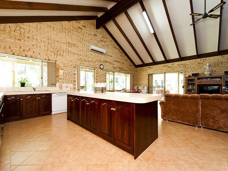 4415 Stoneville Road, Stoneville WA 6081