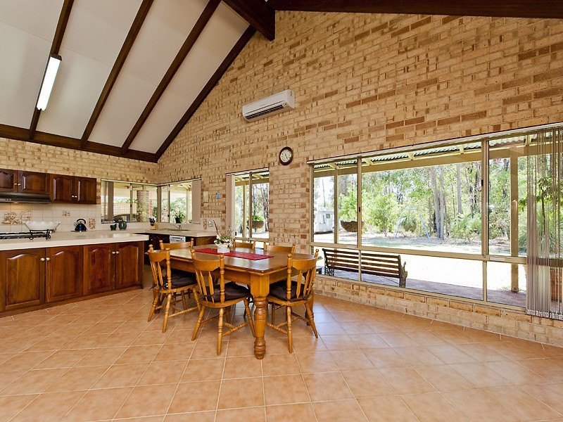 4415 Stoneville Road, Stoneville WA 6081