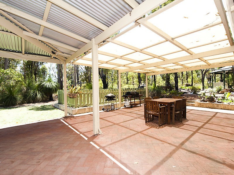 4415 Stoneville Road, Stoneville WA 6081