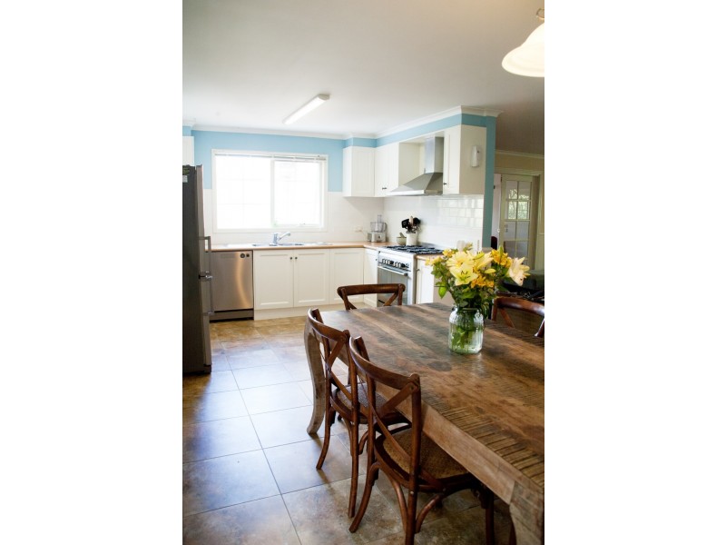 39 Young Street, Linton VIC 3360