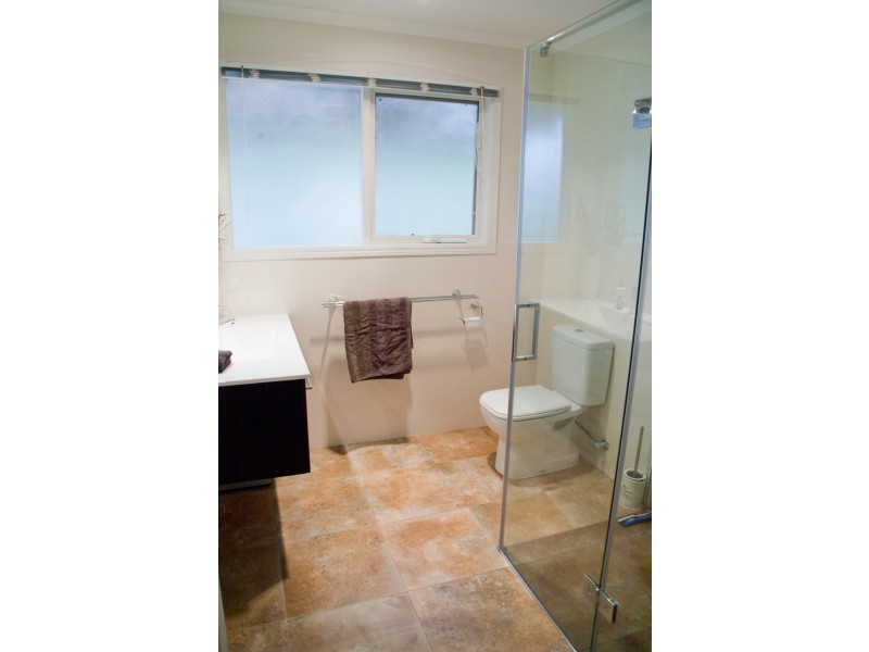 39 Young Street, Linton VIC 3360