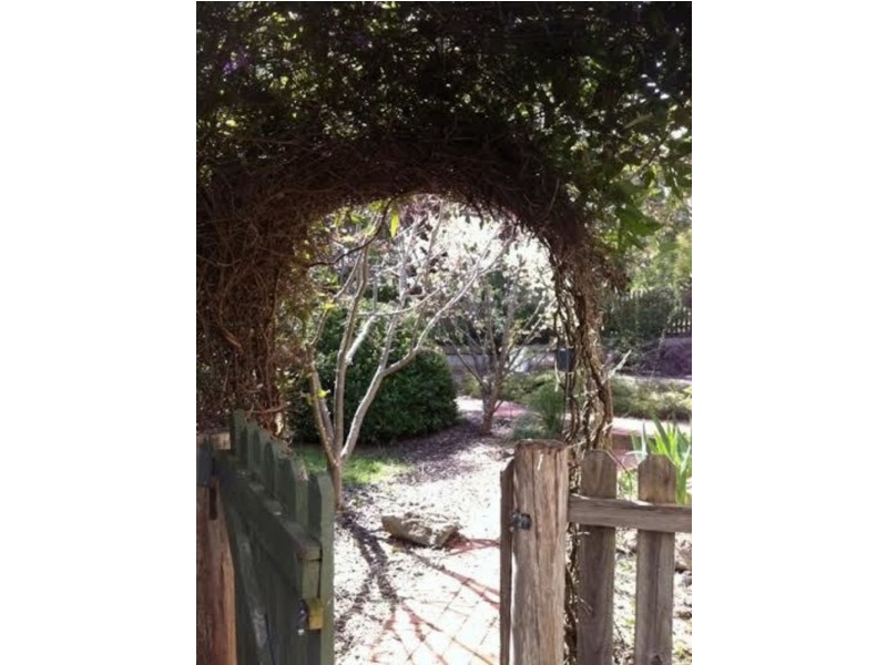 39 Young Street, Linton VIC 3360