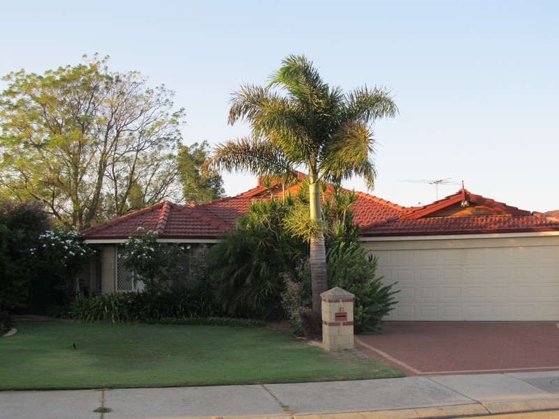 21 Feeney Gardens, High Wycombe WA 6057