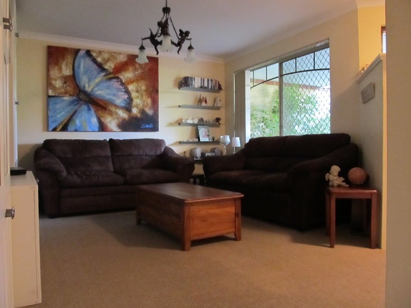 21 Feeney Gardens, High Wycombe WA 6057