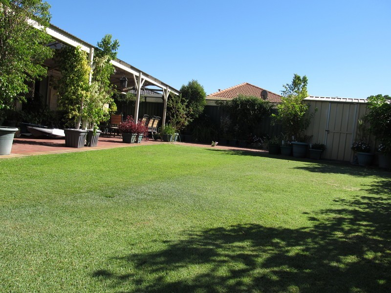 21 Feeney Gardens, High Wycombe WA 6057