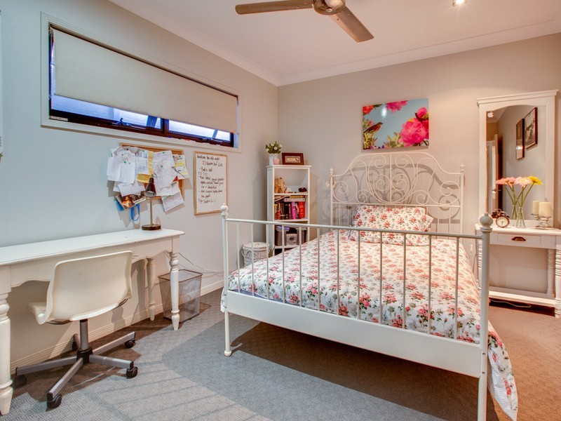 9 Gloucester Street, Waterford QLD 4133