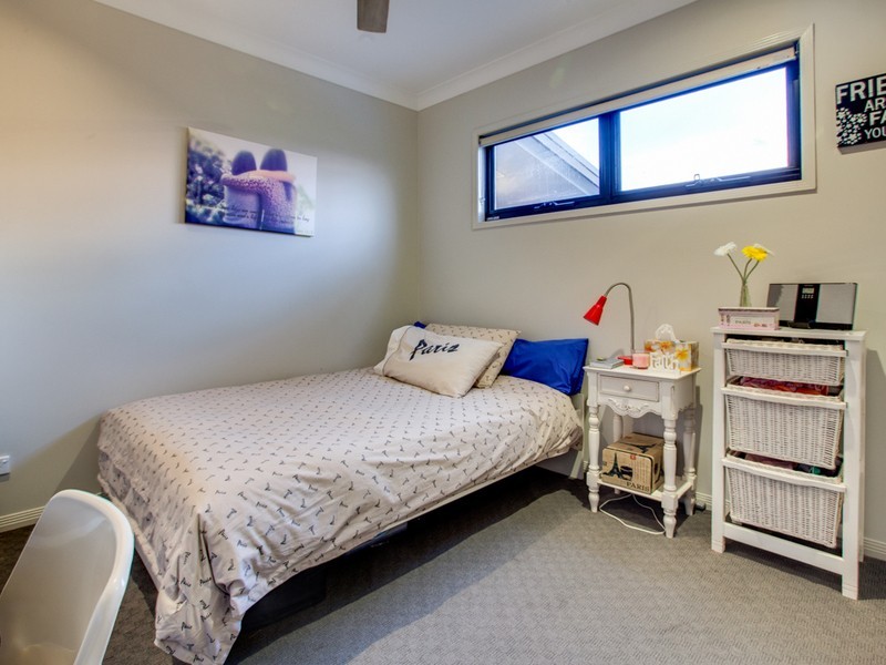 9 Gloucester Street, Waterford QLD 4133