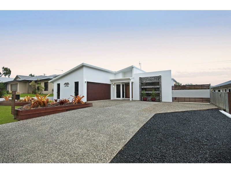 9 Deedes crescent, Bushland Beach QLD 4818