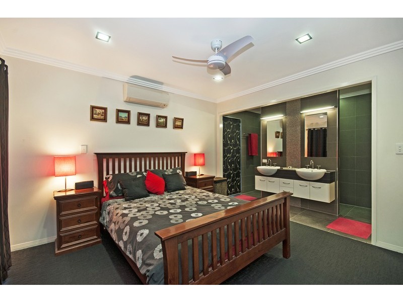 9 Deedes crescent, Bushland Beach QLD 4818