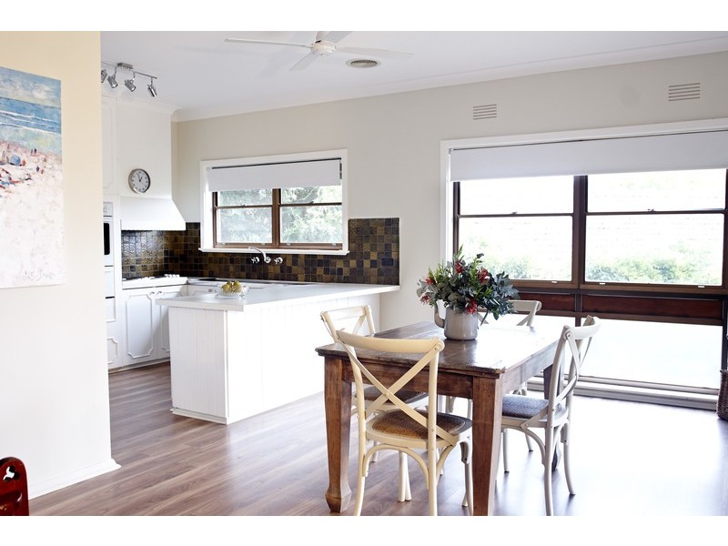 1 Banks Avenue, Kooringal NSW 2650