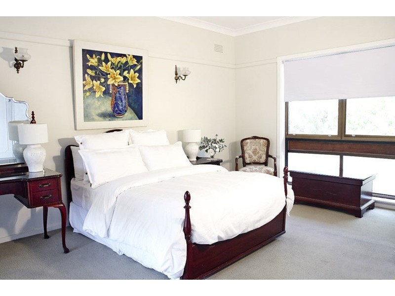 1 Banks Avenue, Kooringal NSW 2650