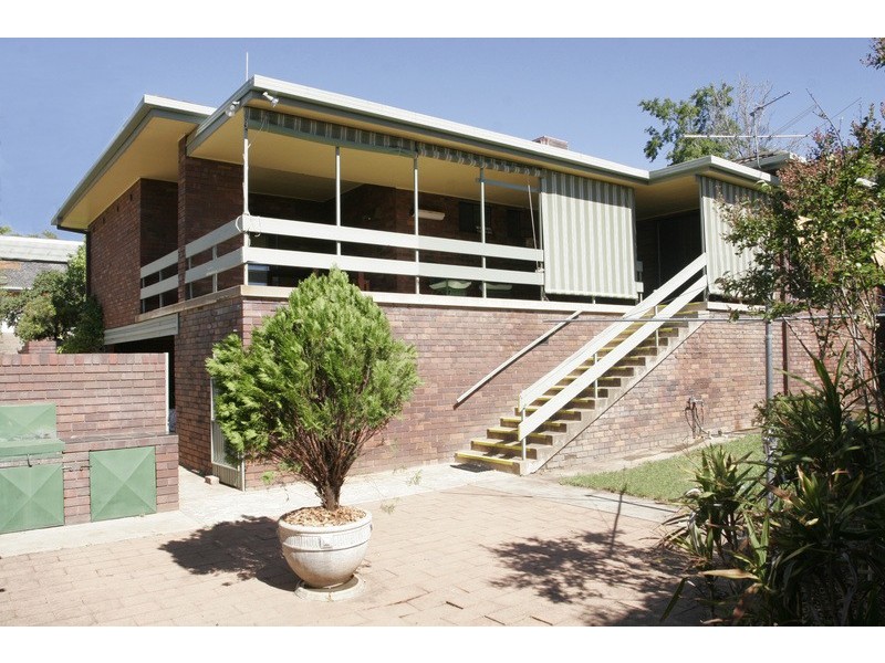 1 Banks Avenue, Kooringal NSW 2650