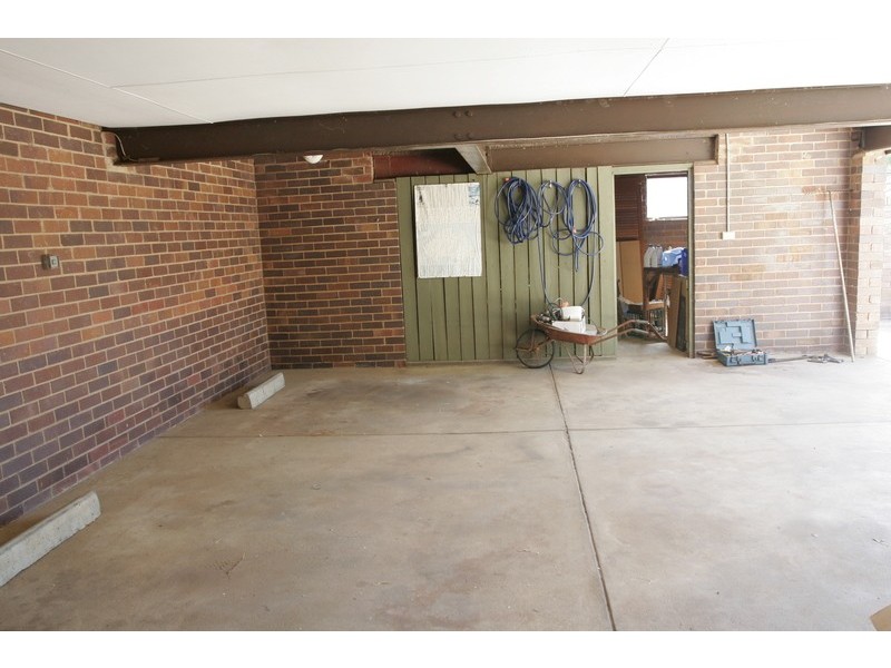 1 Banks Avenue, Kooringal NSW 2650