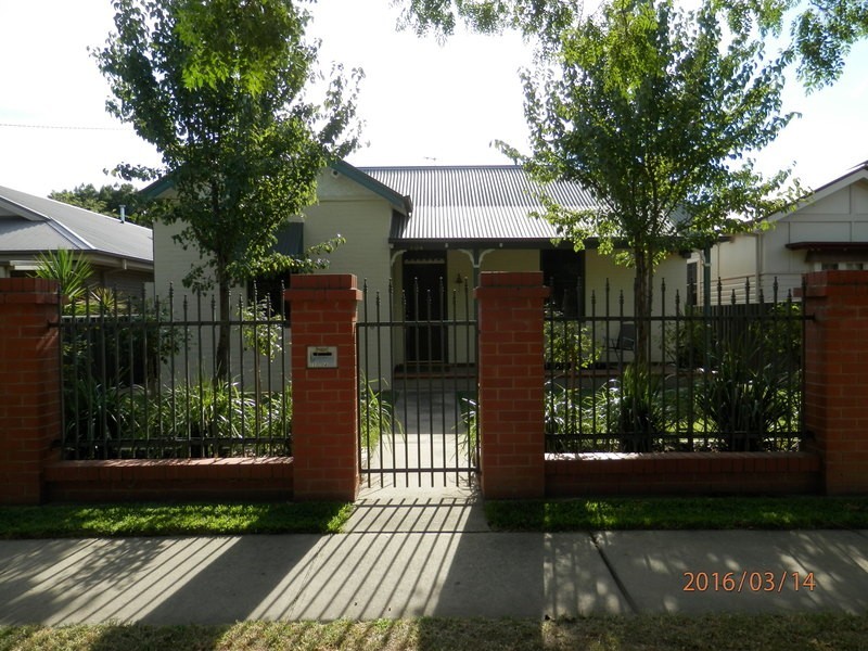 104 Docker Street, Wagga Wagga NSW 2650