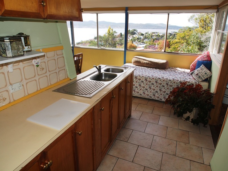 68 Fisher Avenue, Sandy Bay TAS 7005