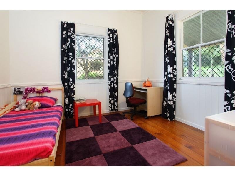 9 Weldon Street, North Ipswich QLD 4305