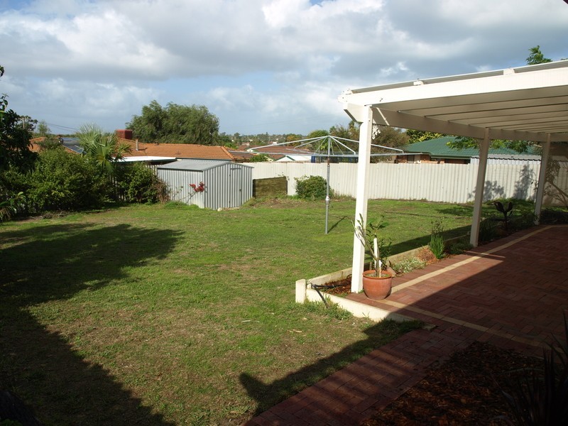 23 Napoleon Way, Craigie WA 6025