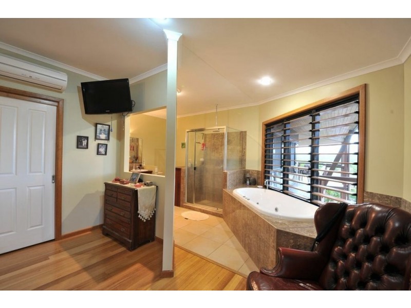 9 Pepperberry Lane, Cannon Valley QLD 4800