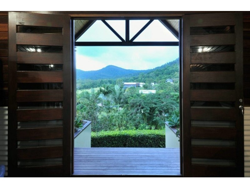 9 Pepperberry Lane, Cannon Valley QLD 4800