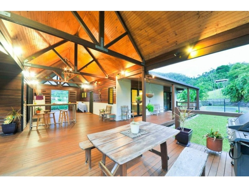 9 Pepperberry Lane, Cannon Valley QLD 4800