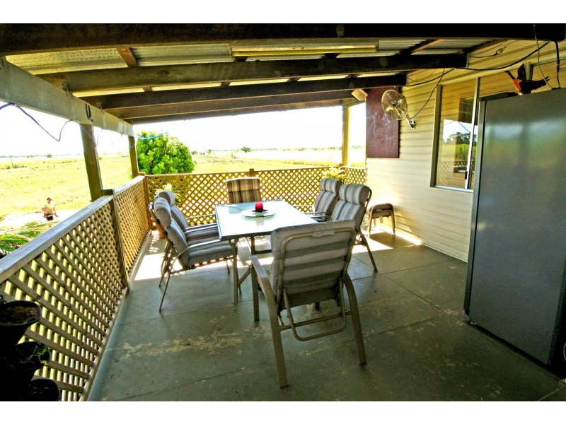 Moore Park Beach QLD 4670