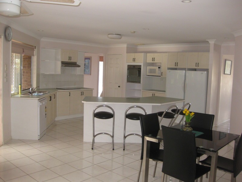 9 Ethion Drive, Regents Park QLD 4118