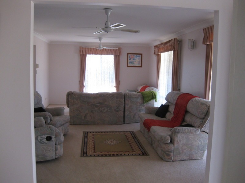 9 Ethion Drive, Regents Park QLD 4118