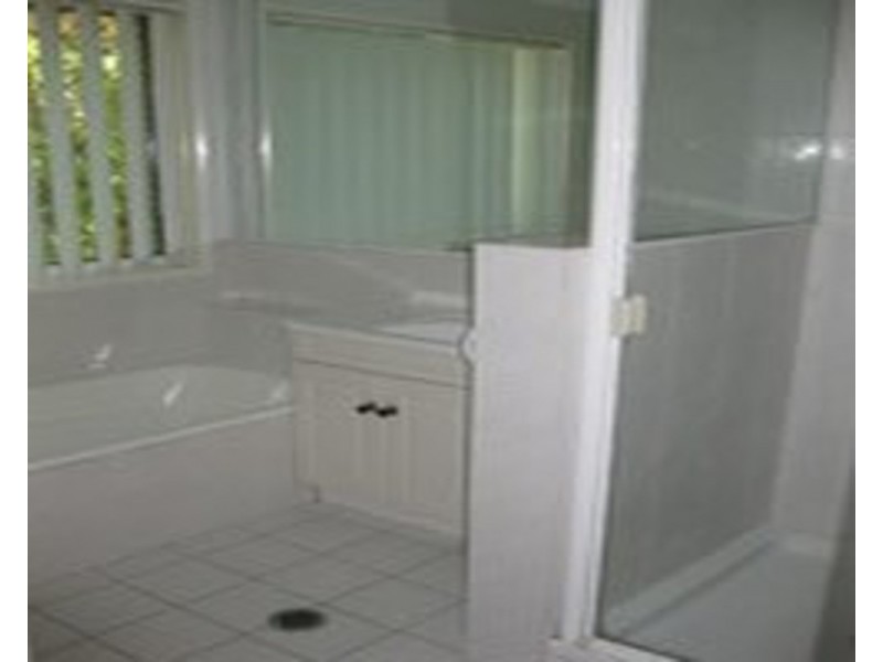 9 Ethion Drive, Regents Park QLD 4118