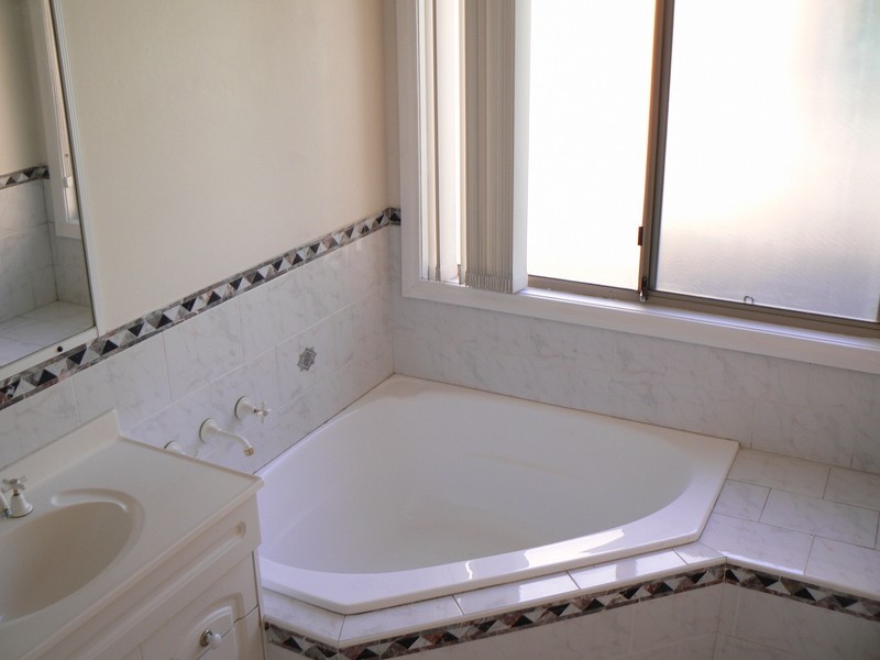 29 Yeramba Rd, Summerland Point NSW 2259