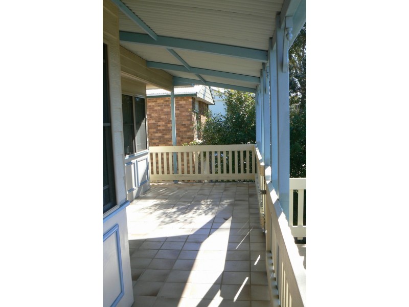 29 Yeramba Rd, Summerland Point NSW 2259