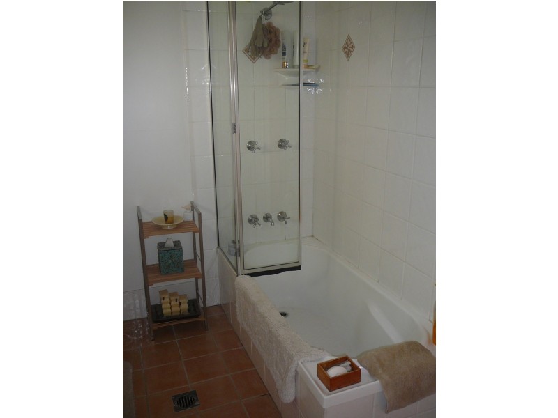 55 Yamboyna Street, Manly QLD 4179