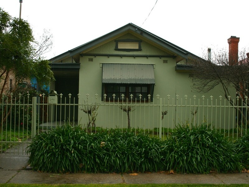37 Oates Avenue, Wagga Wagga NSW 2650