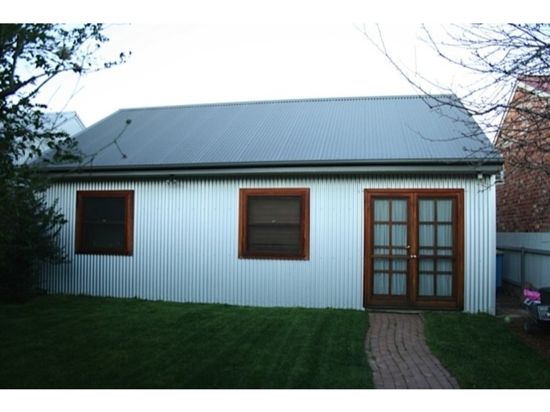 37 Oates Avenue, Wagga Wagga NSW 2650
