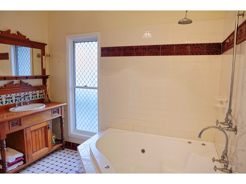 39 Sanctuary Grove, Tingira Heights NSW 2290