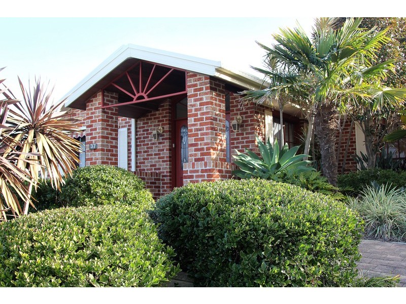 37 Morley Avenue, Bateau Bay NSW 2261