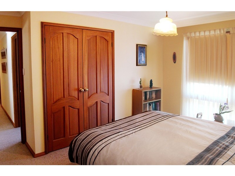 37 Morley Avenue, Bateau Bay NSW 2261