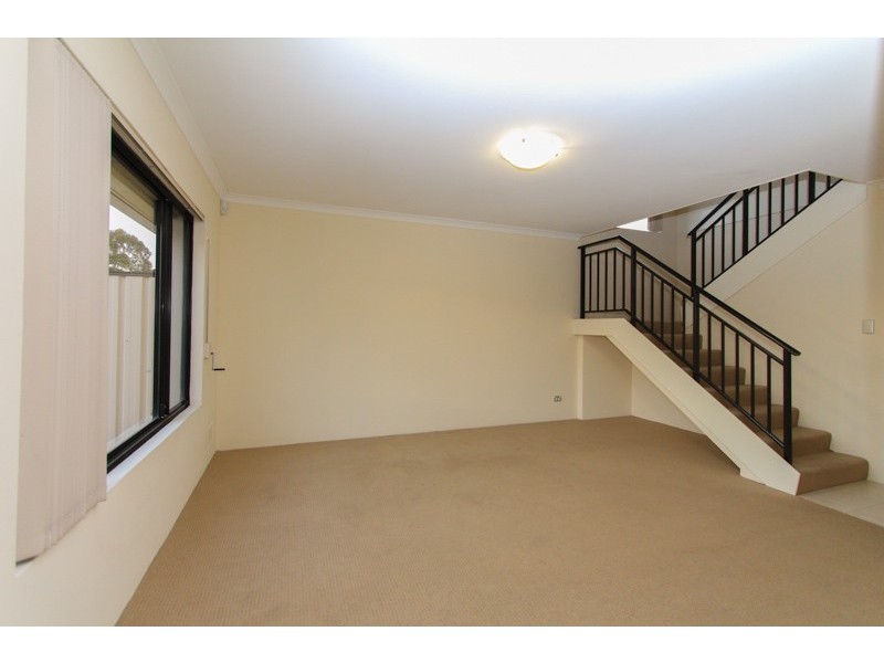 13 Station St, Cannington WA 6107